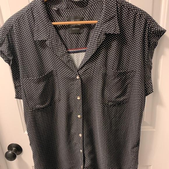 5/$25 Item JACHS Girlfriend Flowy Button Down Blouse - Picture 2 of 8
